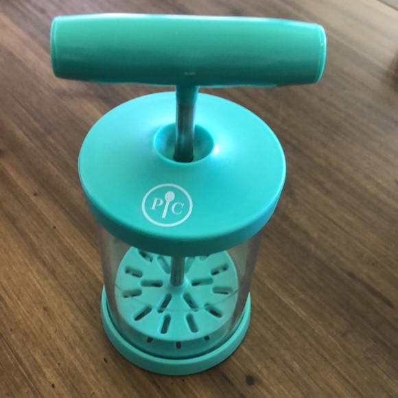 Pampered Chef Whipped Cream Maker - Picture 3 of 4